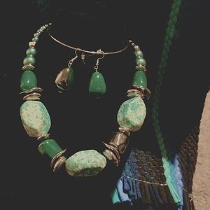 Woman's necklace and earring set